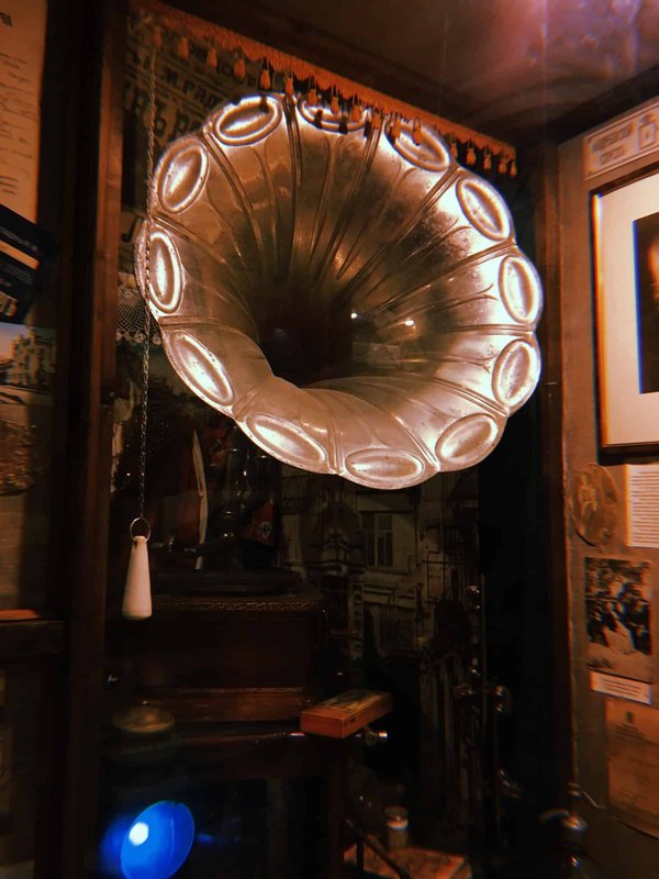 Quelles sont les caractéristiques à considérer lors de l'achat d'un gramophone ?