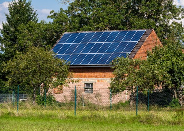 Quels sont les avantages d'utiliser de l'énergie solaire ?